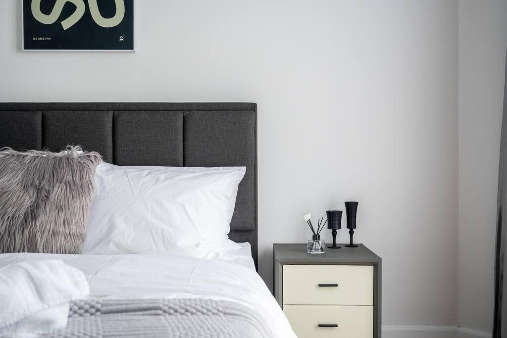 Vivo Residensi 3br Dark Grey Aesthetic House, Mid Valley, Kl *