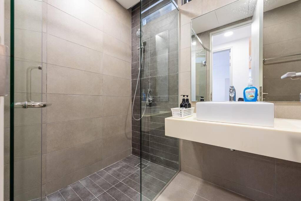 Vivo Residensi 3br Dark Grey Aesthetic House, Mid Valley, Kl Pangsapuri