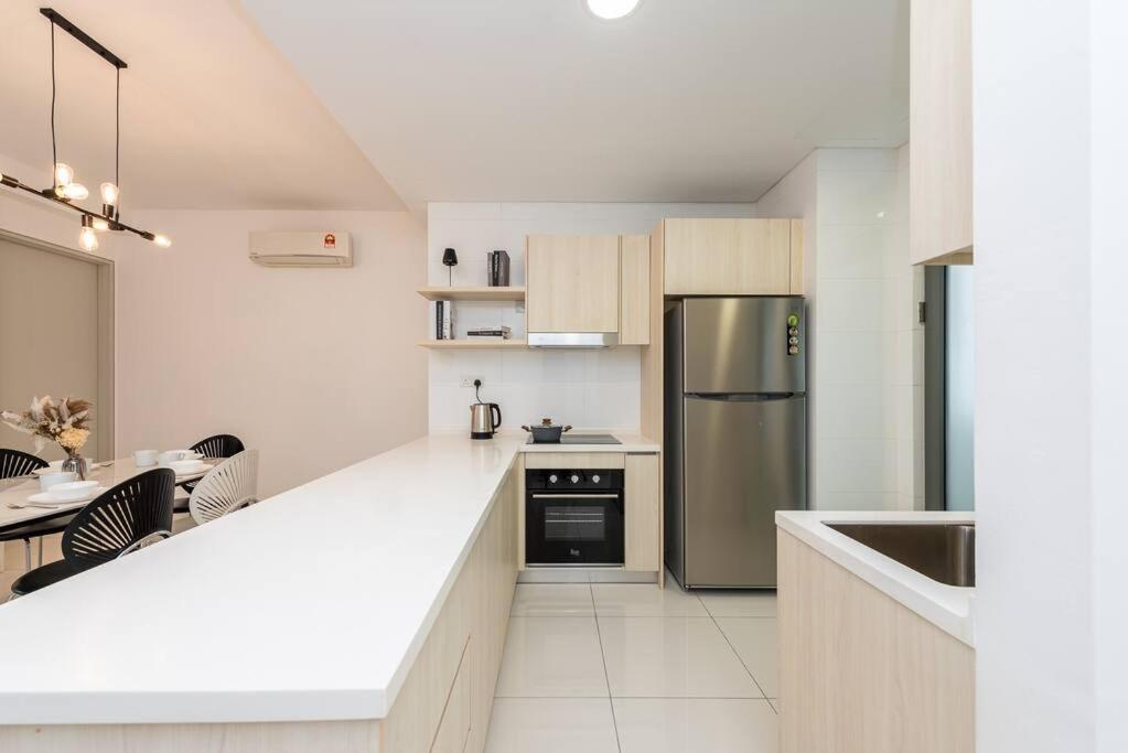 Vivo Residensi 3br Dark Grey Aesthetic House, Mid Valley, Kl *