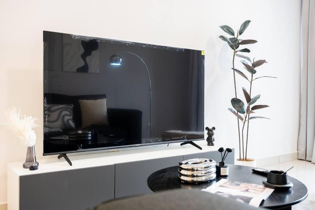 Vivo Residensi 3br Dark Grey Aesthetic House, Mid Valley, Kl * Kuala Lumpur