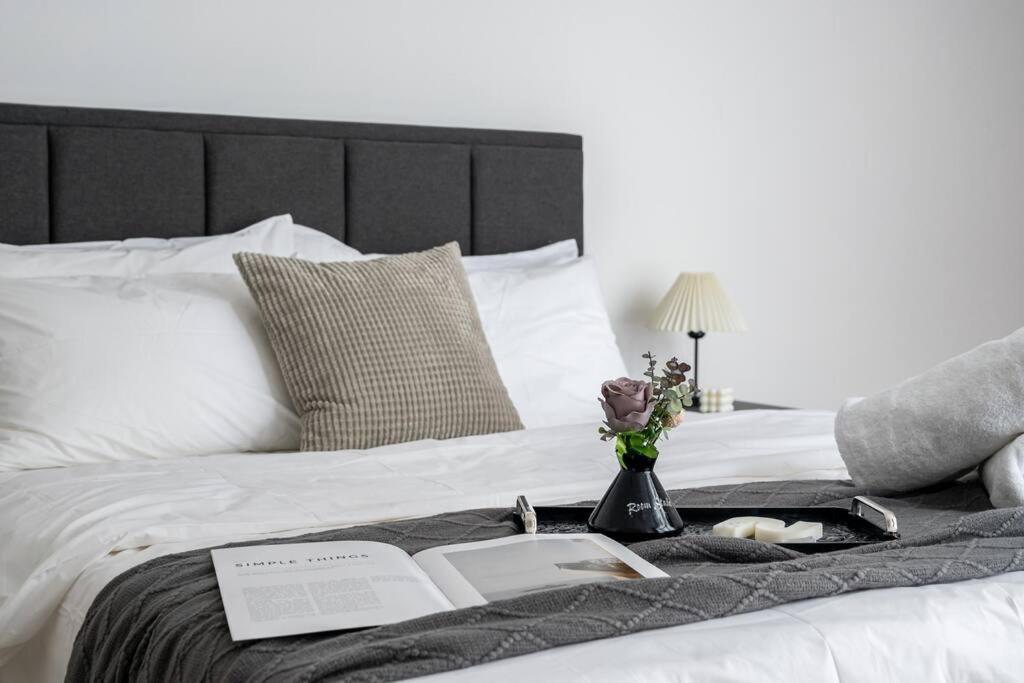 Vivo Residensi 3br Dark Grey Aesthetic House, Mid Valley, Kl *