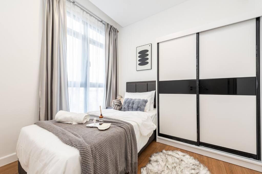 Vivo Residensi 3br Dark Grey Aesthetic House, Mid Valley, Kl Kuala Lumpur