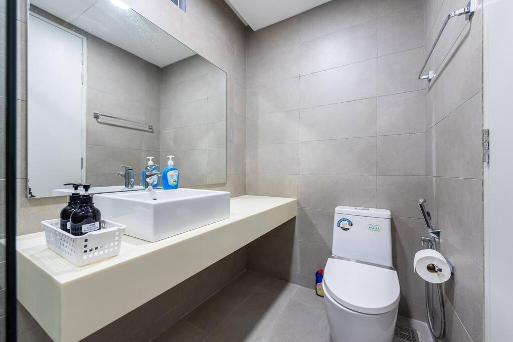 Vivo Residensi 3br Dark Grey Aesthetic House, Mid Valley, Kl *